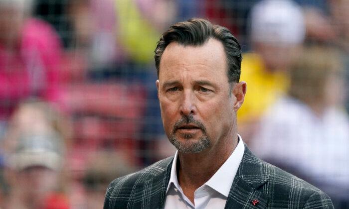 Red Sox Say Tim Wakefield Is in Treatment, Asks for Privacy After Illness Outed by Schilling