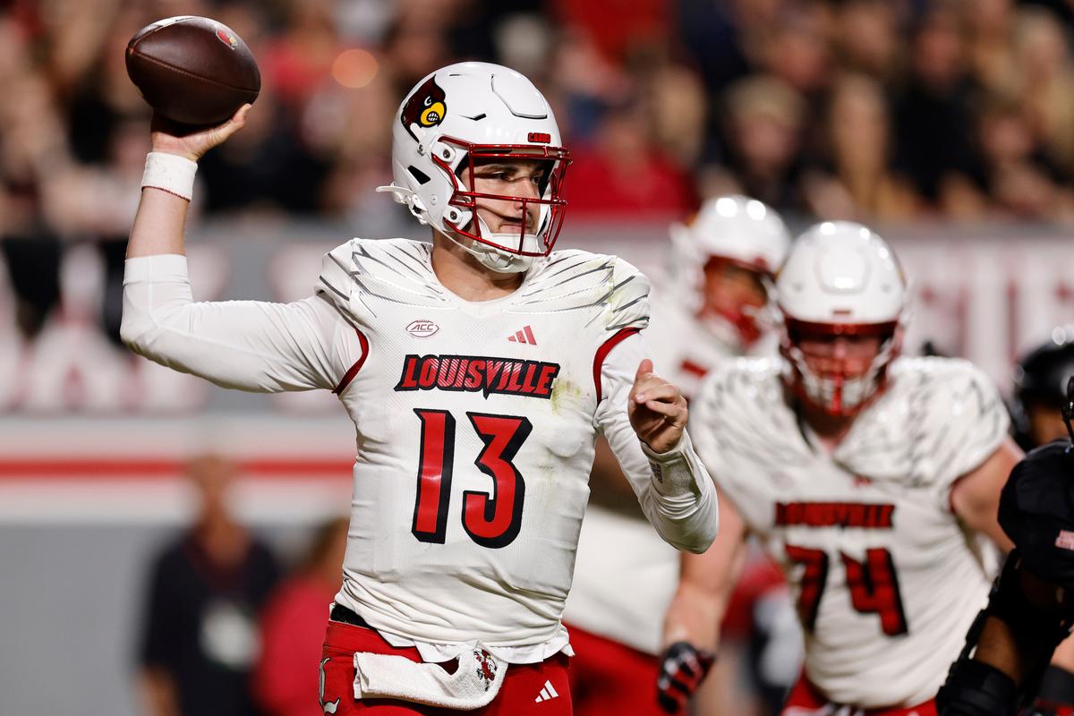 Defense Carries Louisville to Comeback Win Over NC State