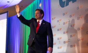DeSantis's Status as the Only Veteran in the Race Resonates With Ex-Military Citizens