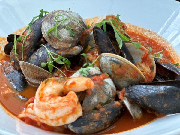 Cioppino is the order of the day at DiFebo's in Bethany Beach, Del. ( Candyce H. Stapen)