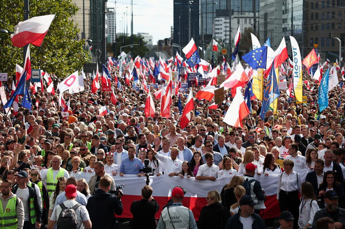 Poland’s Ex-Ministers Arrested in Ongoing Post-Election Purge