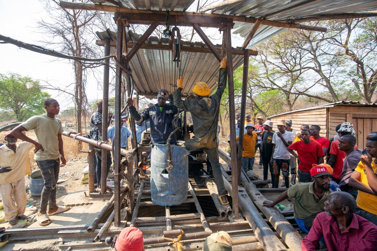Death Toll in Collapsed Gold Mine in Zimbabwe Expected to Rise to 13, Vice President Says