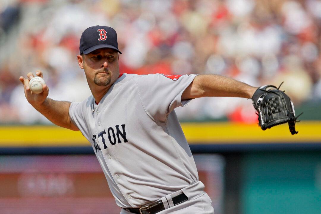 Tim Wakefield, Who Revived His Career and Red Sox Trophy Case With Knuckleball, Dies at 57