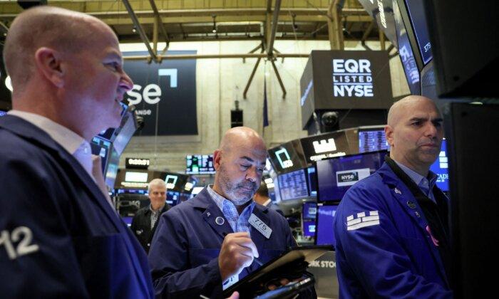 Wall Street Opens Lower as Yields Rise Ahead of Powell Speech