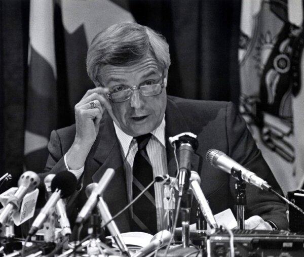 Alberta Premier Peter Lougheed speaks at a news conference in a file photo from 1984. (The Canadian Press/Staff)