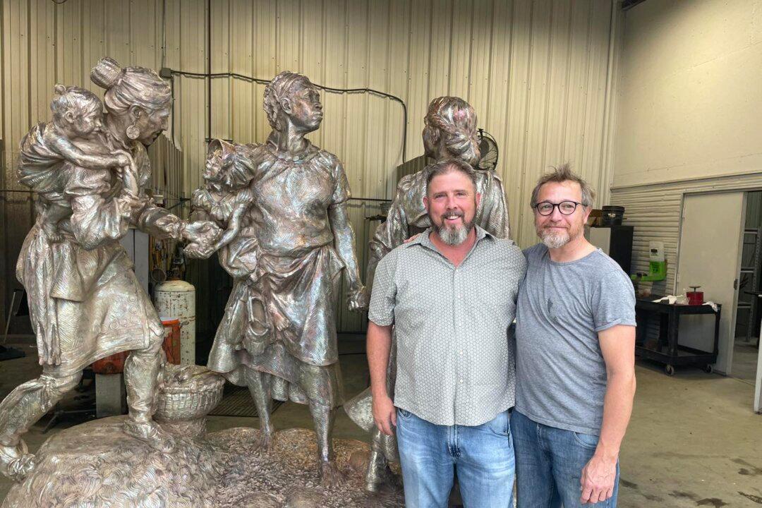 A Symbiotic Relationship Between Sculptor and Foundry