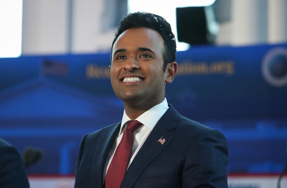 Vivek Ramaswamy enters the debate area of the Ronald Reagan Presidential Library in Simi Valley, Calif., on Sept. 27, 2023. (John Fredricks/The Epoch Times)