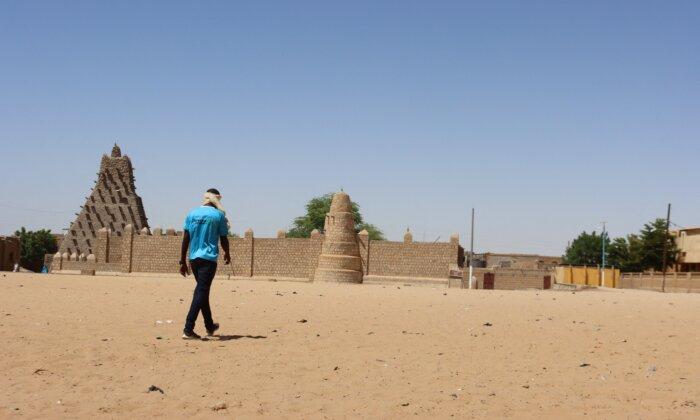 Mali in Meltdown as Terrorists Advance, UN Withdraws