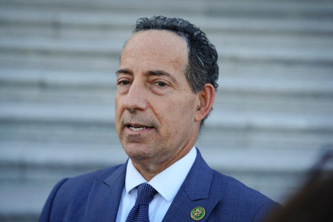 Oversight Democrats Pressing Pharma on Nationwide Medication Shortages