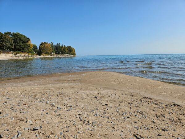 A view of Lake Ontario from Cobourg Beach in Cobourg, Ont., on Oct. 2, 2023. (Tara MacIsaac/The Epoch Times)