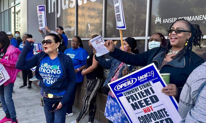 Kaiser Permanente Workers Demand More Staff, Higher Pay in Historic Strike