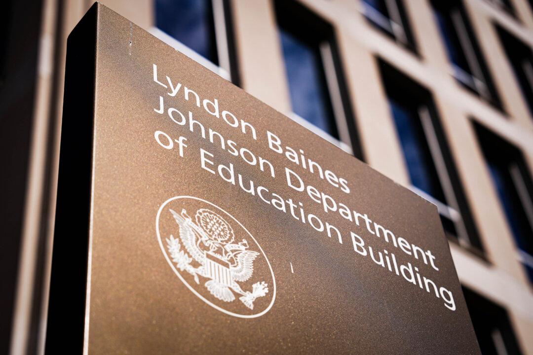 Delay in Federal Student Aid Forces Colleges to Push Back Deadlines