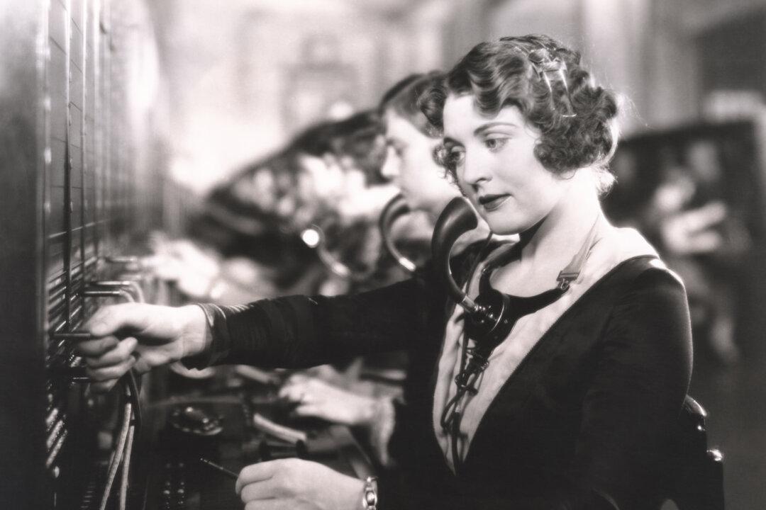 Need Help Navigating Modern Technology? Ask Your Elders!