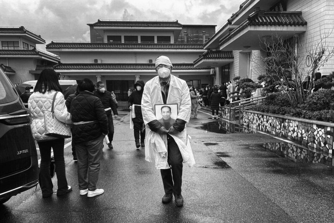 Obituaries From Governmental Posts on the Rise as China Faces New Round of COVID Outbreak