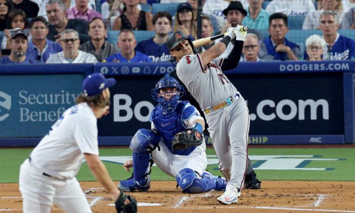 Diamondbacks Chase Clayton Kershaw in 1st Inning and Rout Dodgers 11–2 in NLDS Opener