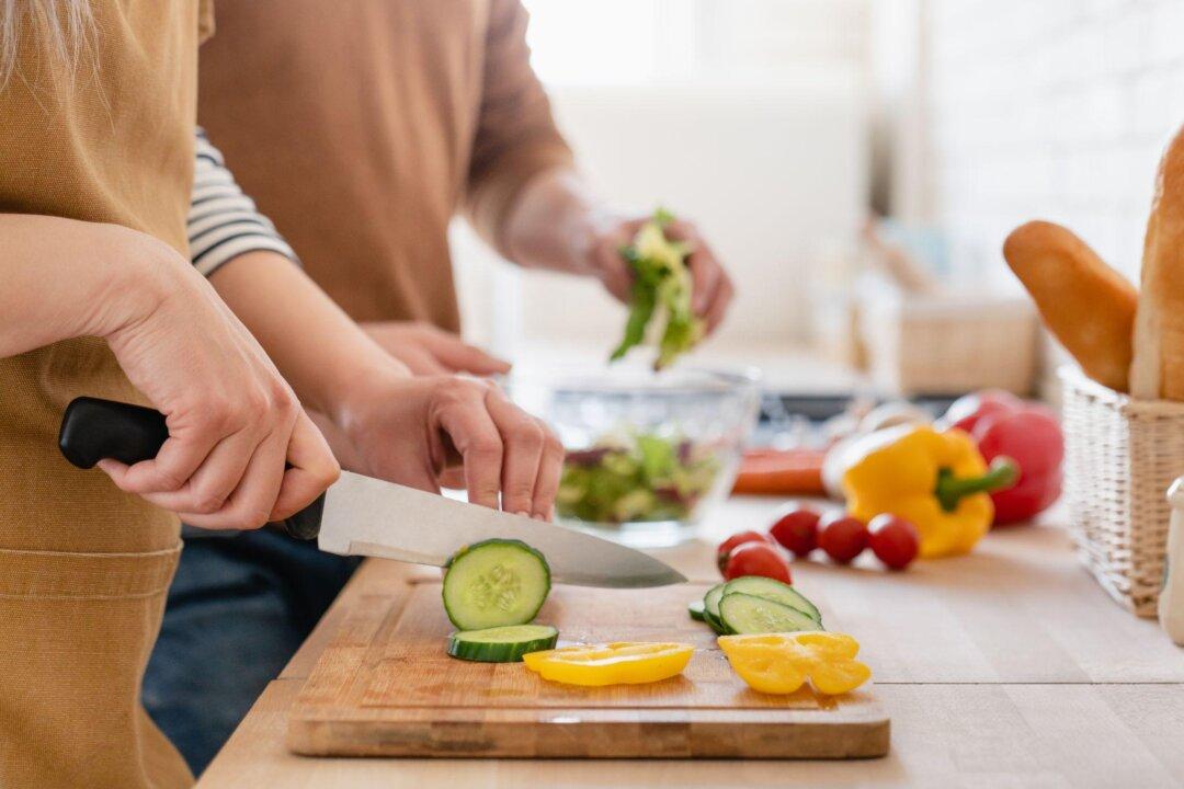 What Type of Cutting Board Is the Most Antibacterial? Microbiologist’s Tips for Selection and Cleaning