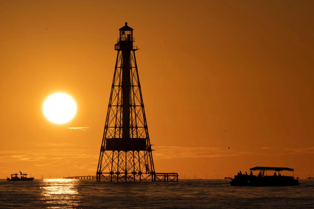 150-Year-Old Florida Keys Lighthouse Illuminated for First Time in a Decade