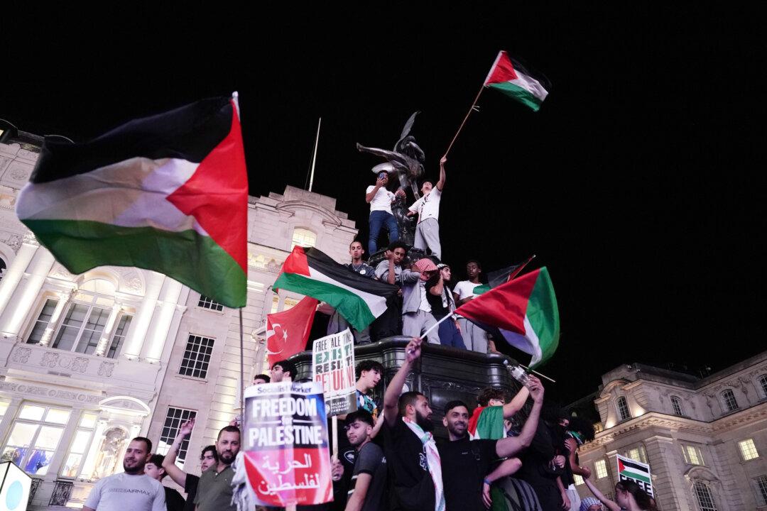 British Universities Tackle Controversial Student Statements After Home Secretary’s Hamas Warning
