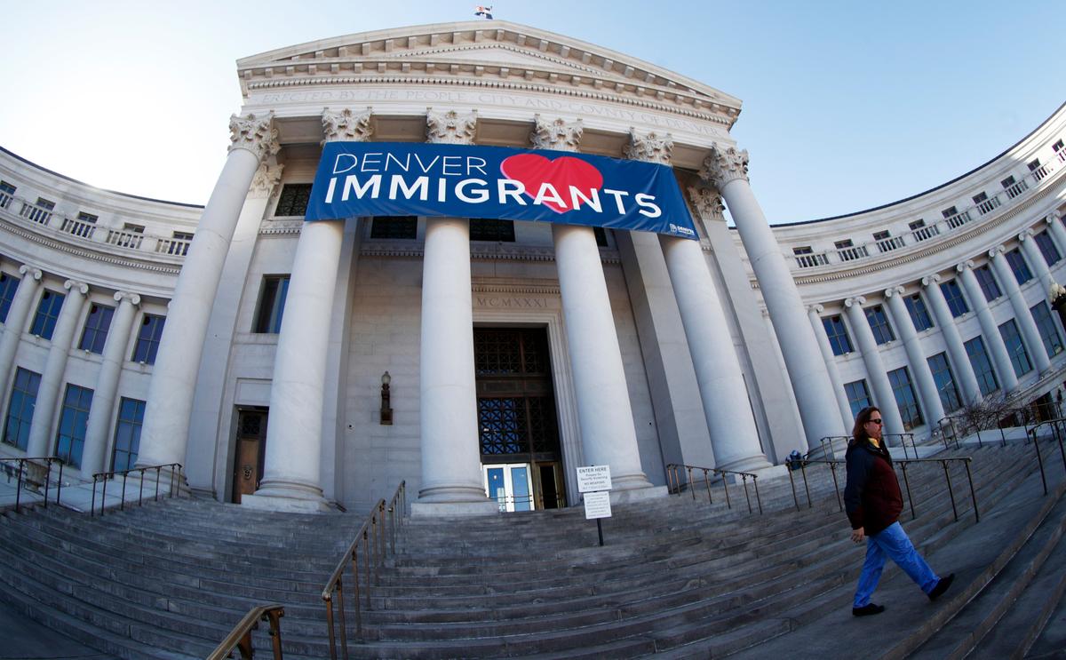 Denver Asks Texas Border Officials to Share Flyers Discouraging Border Crossers Coming to Their City