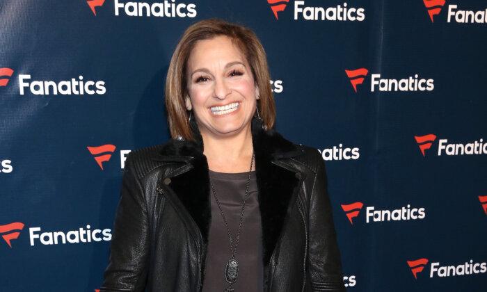 Olympic Gymnastics Champion Mary Lou Retton Is in Intensive Care With Pneumonia