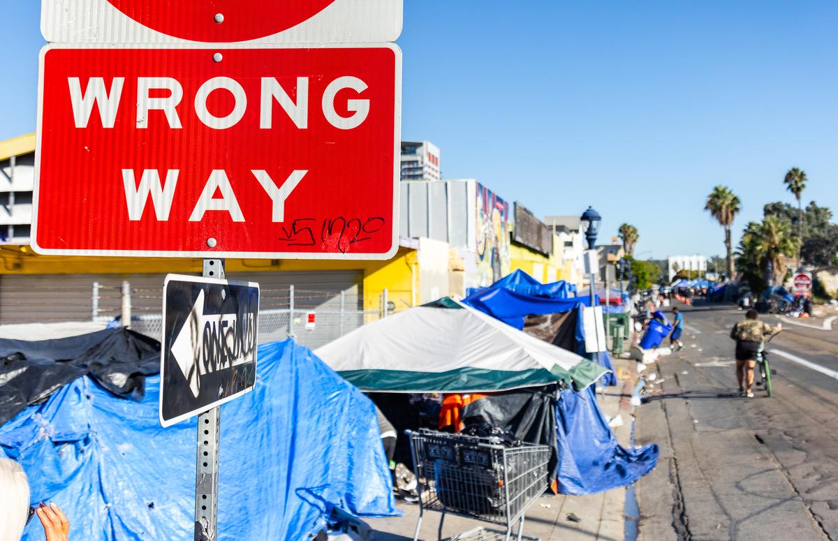 Majority of Californians Say Budget Deficit Is Serious, State Headed in Wrong Direction