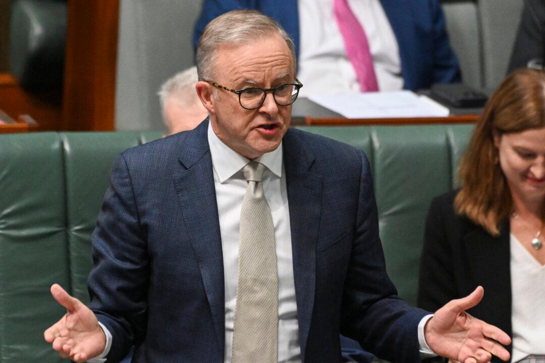 Australian PM Confirms Visit to China