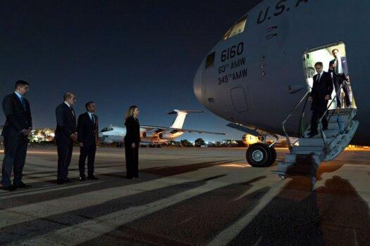 U.S. Secretary of State Antony Blinken (R) steps off a plane upon arrival to Amman, Jordan, on Oct. 12, 2023. (Jacquelyn Martin/Pool/AFP)