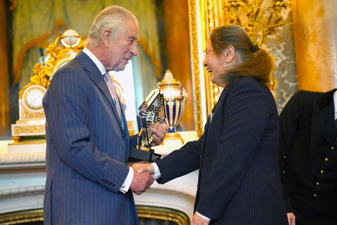 King Honours Australians for Breakthrough Invention