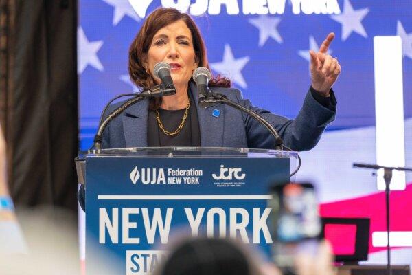 New York Gov. Kathy Hochul speaks to thousands at a New York Stands With Israel vigil and rally in New York City on Oct. 10, 2023. (Spencer Platt/Getty Images)