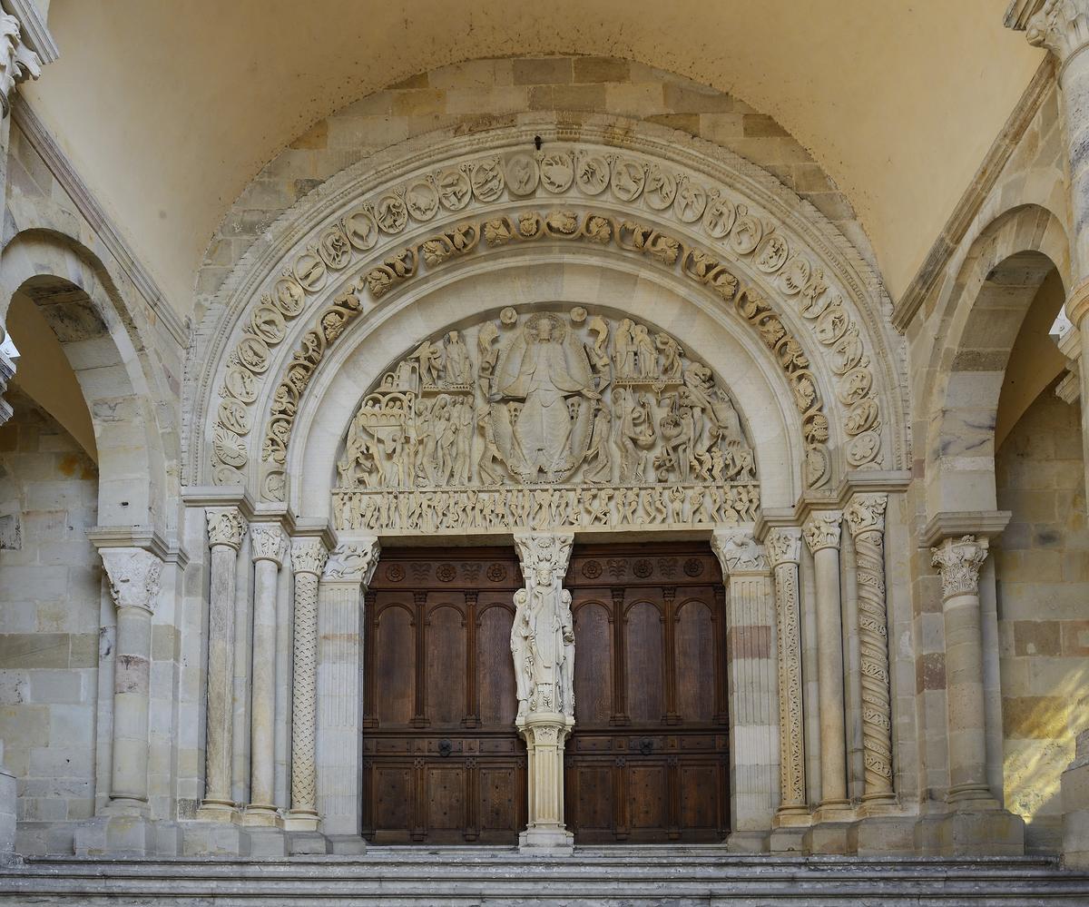 West portal of the Cathedral of Saint Lazare featuring "The Last Judgement" typanum by Gislebertus. (Pecold/Shutterstock)