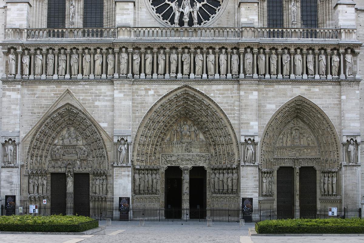 The three portals on Notre-Dame’s west façade. (OSTILL is Franck Camhi/Shutterstock)