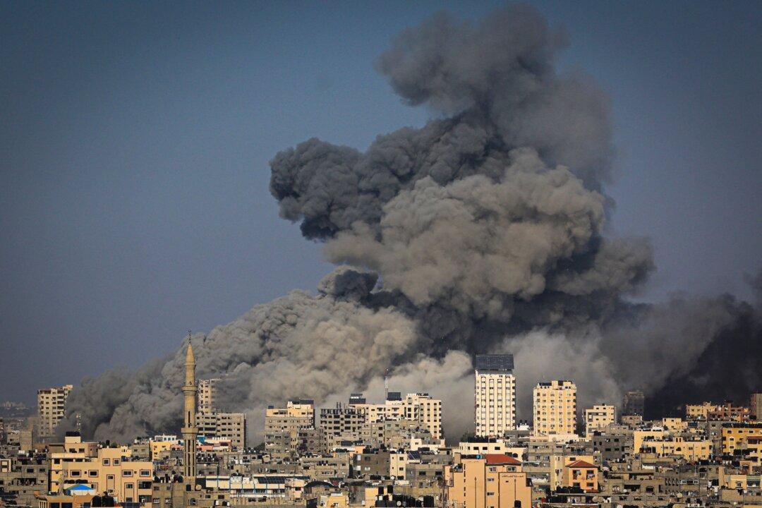 North Gazan Resident Trying to Leave War Zone Tells IDF Hamas Blocking Civilian Exodus