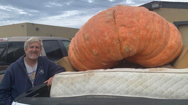 Don Bollinger at the Pumpkin Weigh-Off in Half Moon Bay, Calif., on Oct. 9, 2023. (Helen Billings/The Epoch Times)