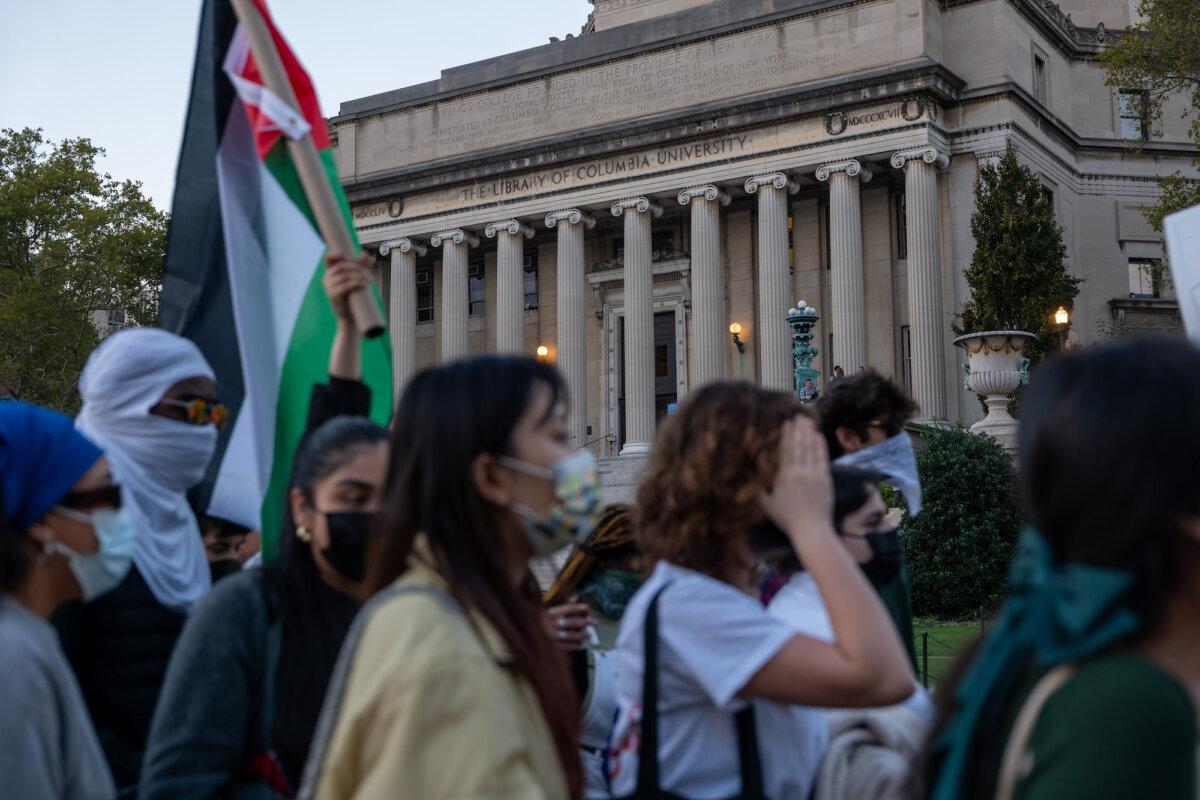 Columbia University students participate in a rally in support of Palestine at the university on Oct. 12, 2023. (Spencer Platt/Getty Images)