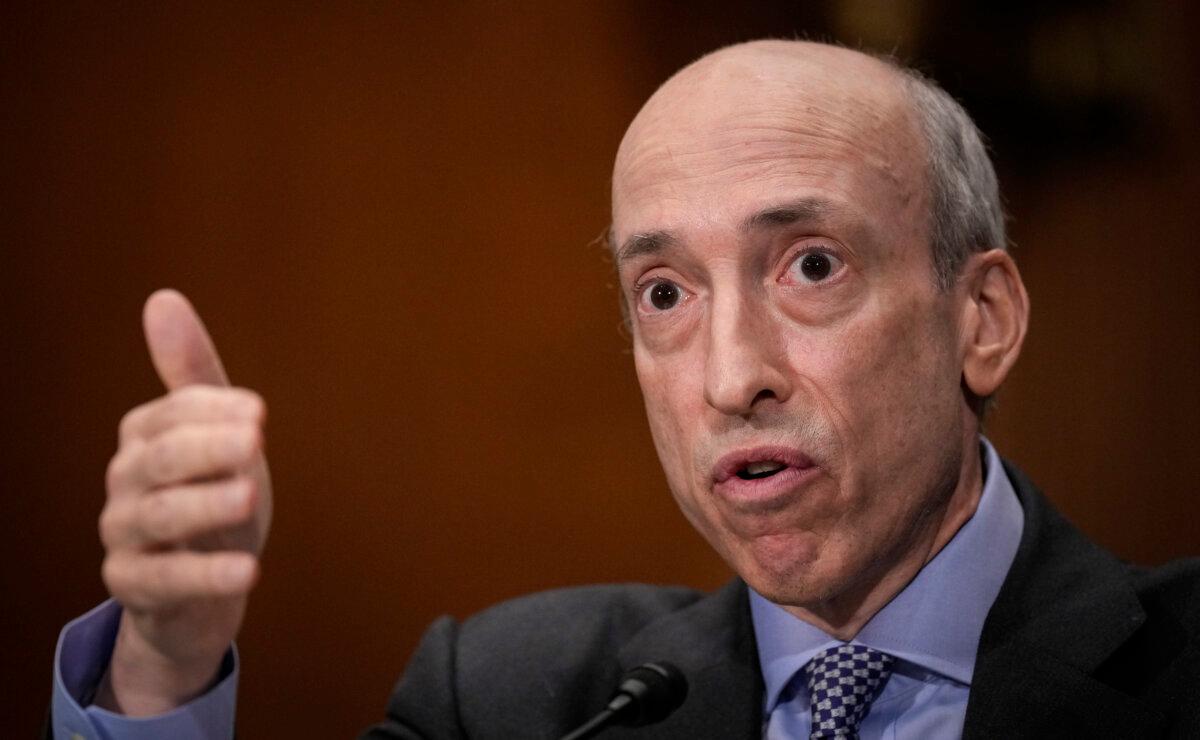 U.S. Securities and Exchange Commission chairman Gary Gensler testifies during a Senate Banking Committee hearing on Capitol Hill in Washington on Sept. 12, 2023.(Drew Angerer/Getty Images)