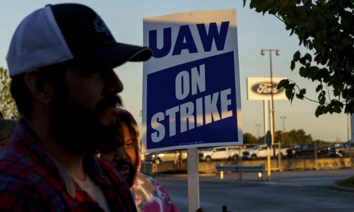JD Vance’s Support for UAW Should Surprise No One, Given His Life Experiences