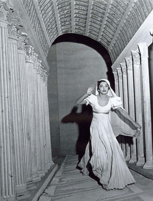 Callas as Giulia in the Opera "La Vestale," by Gaspare Spontini, 1954. (Teatro alla Scale/CC0)