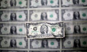 Dollar Builds on Previous Day’s Gains as Focus Turns to US Data
