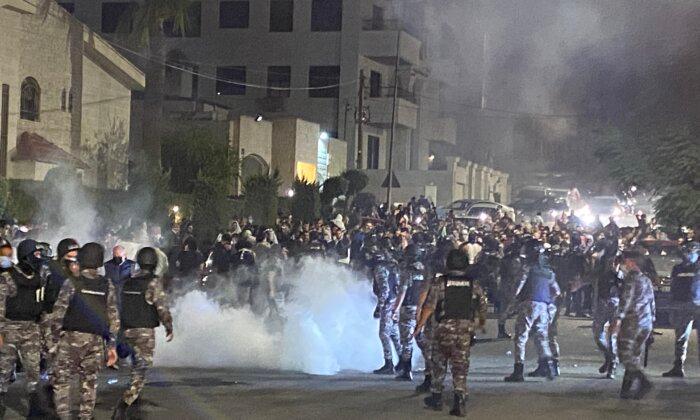 Protesters in Amman, Jordan Clash With Police Near Israeli Embassy