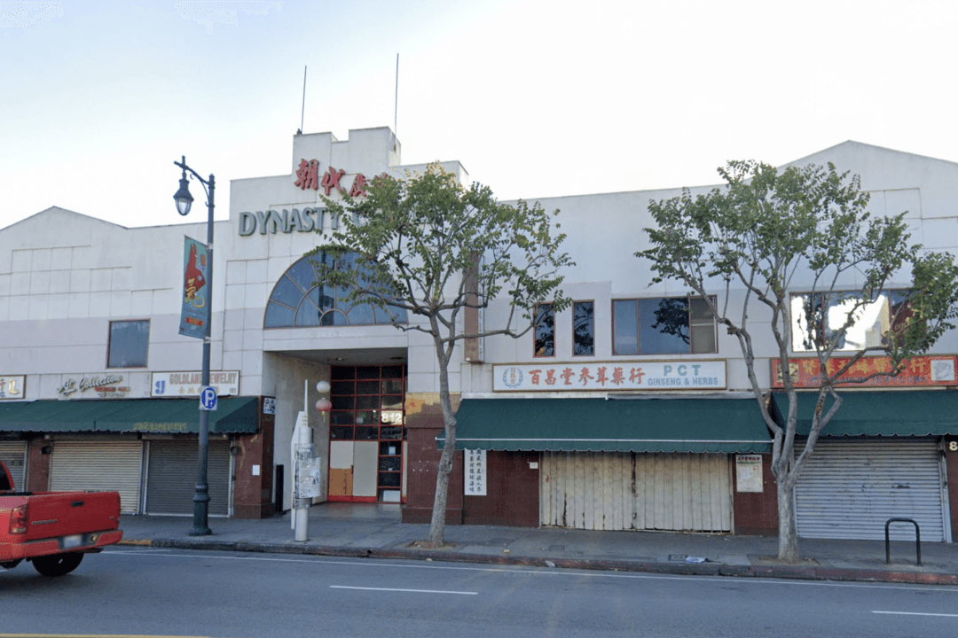 Los Angeles Police Seeking Public’s Help in Chinatown Robbery Investigation