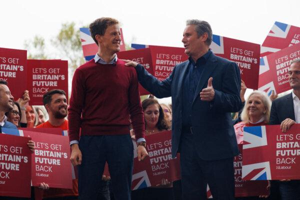 Labour Party leader Sir Keir Starmer congratulates newly elected Labour MP for Mid Bedfordshire Alistair Strathern in Marston Moretaine, Bedfordshire, Oct. 20, 2023 (Photo by Dan Kitwood/Getty Images)