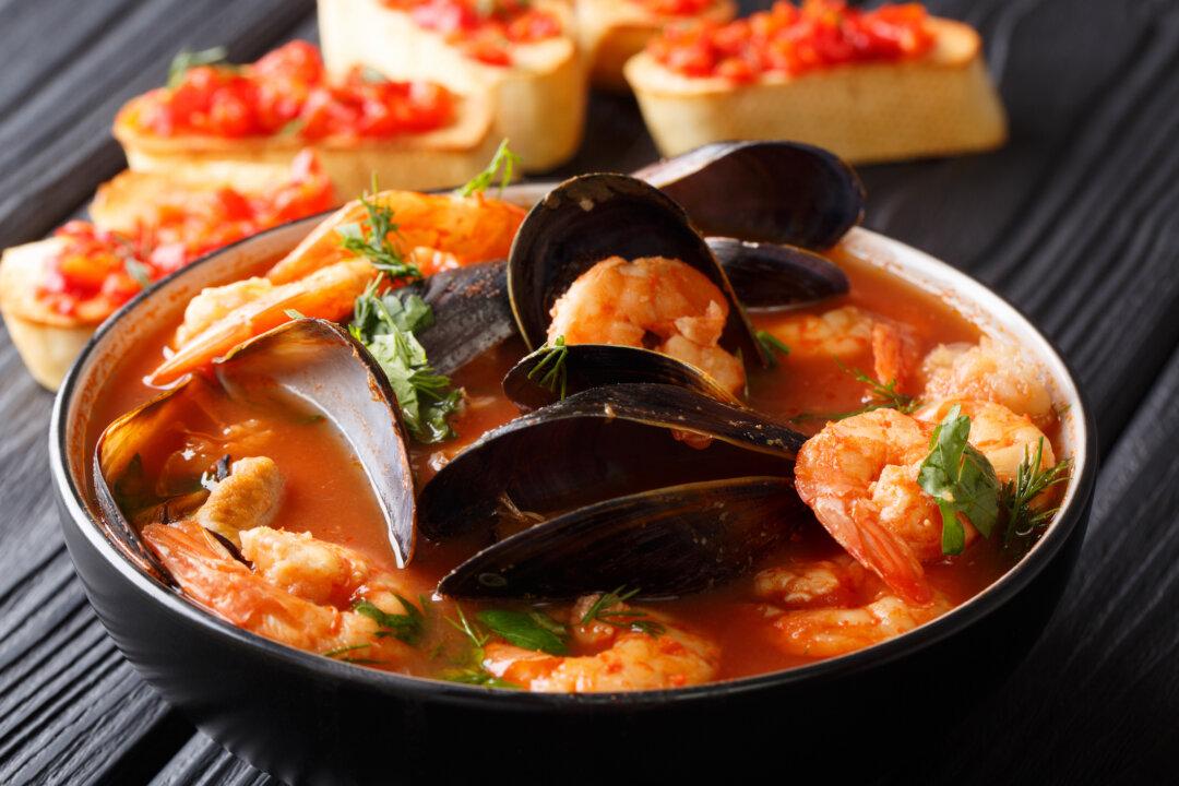 Simple Bouillabaisse Recipe Captures Essence of Provencal Dish