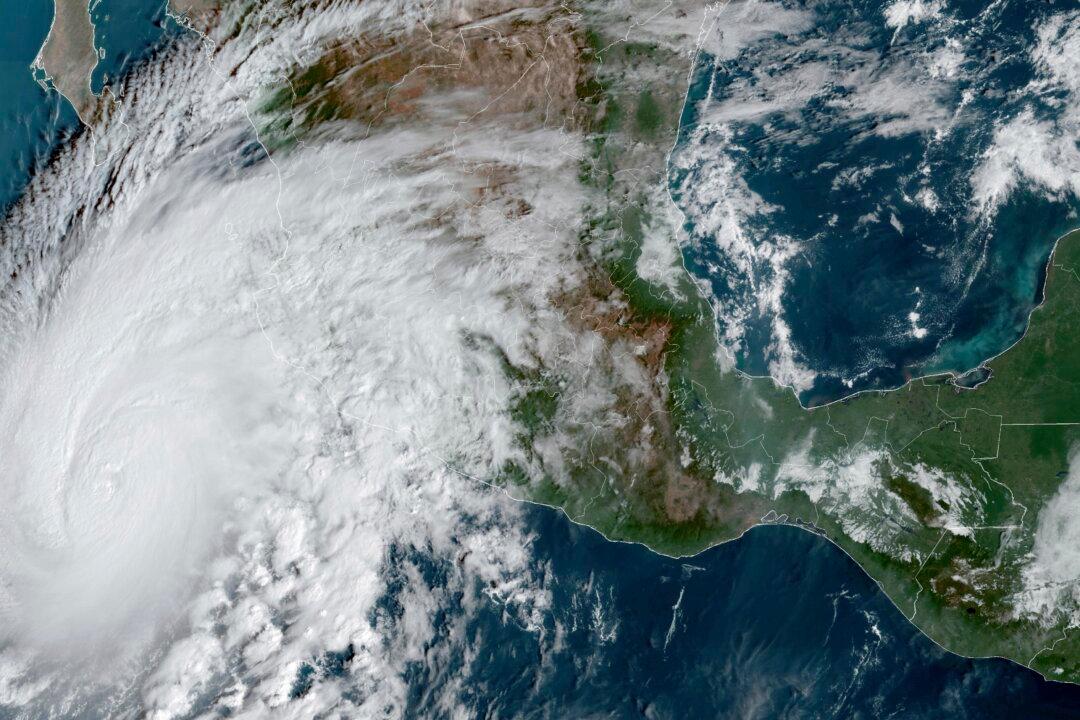 Hurricane Norma Heads for Mexico’s Los Cabos Resorts, and Tammy Becomes Hurricane in the Atlantic