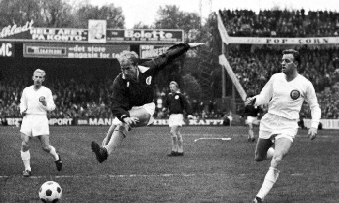 Man United, England Soccer Great Bobby Charlton Dies at 86