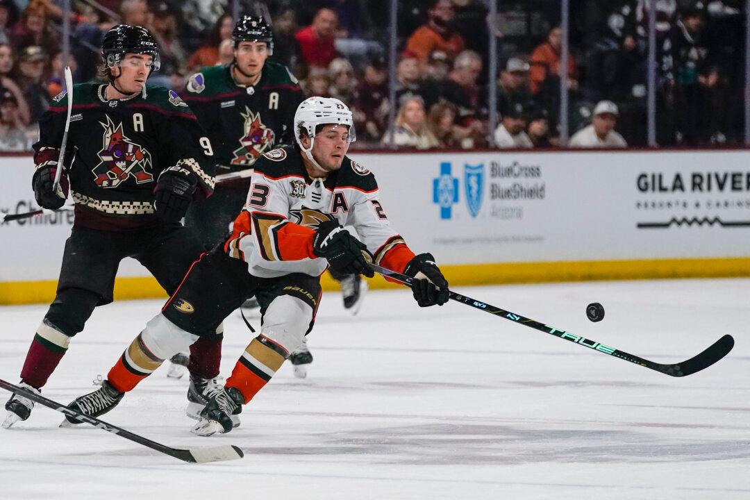 Arizona Coyotes Edge Anaheim Ducks 2–1 for Best Start in 8 Seasons