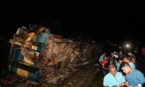 Bangladesh Trains Collide, Killing 17, Wounding Scores: Police