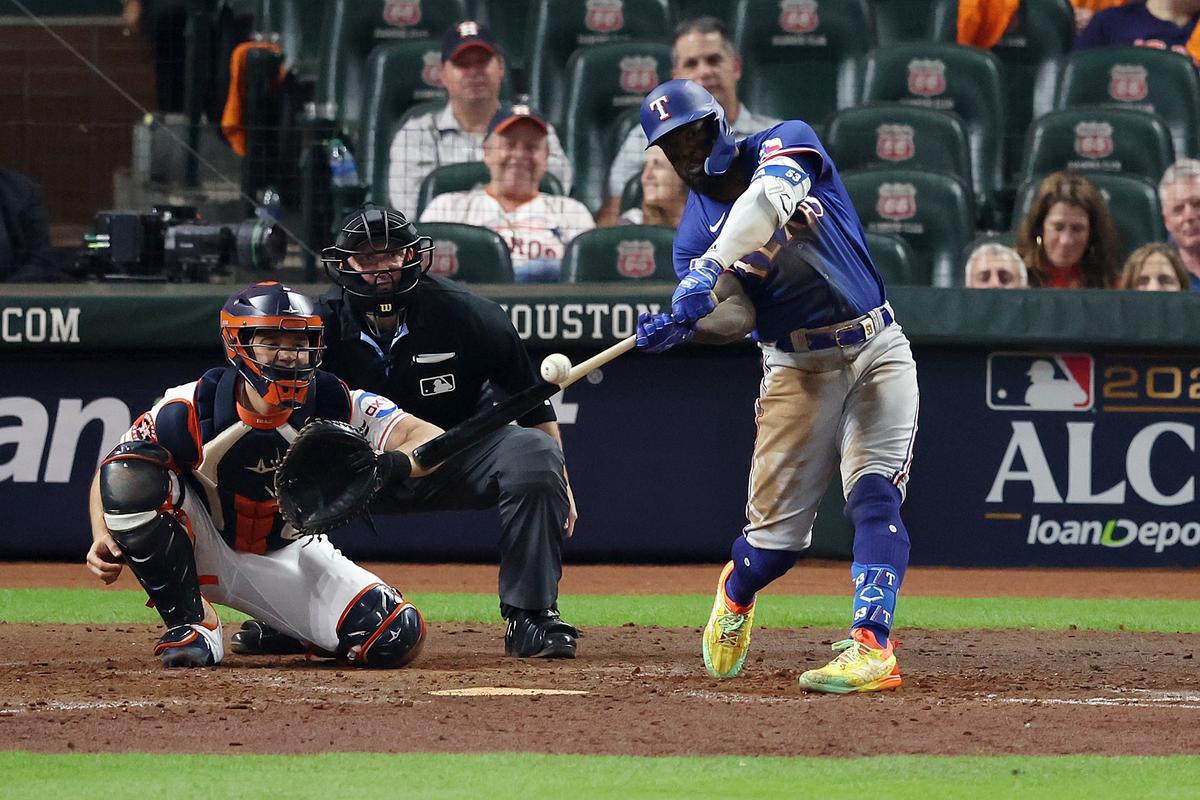 García, Seager Slug Rangers to First World Series Trip Since 2011 in 11–4 Game 7 Rout of Astros