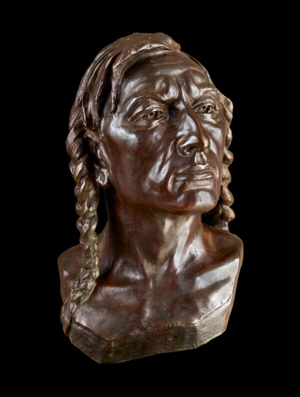Crow Man from the United States, by Malvina Hoffman. (Field Museum)