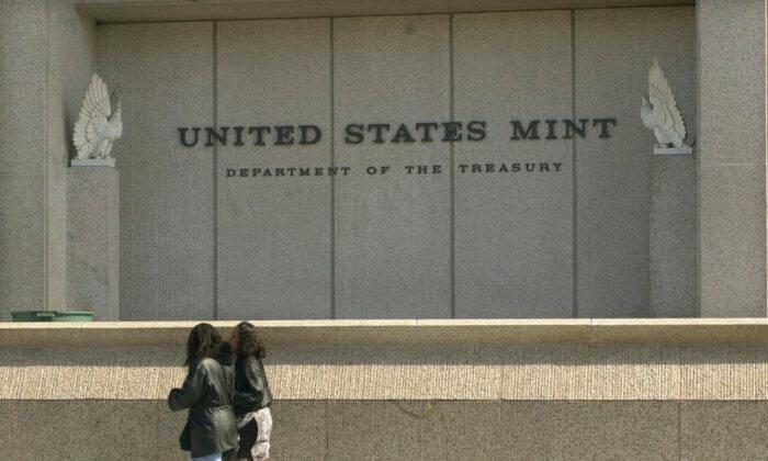 Theft of 2 Million Dimes From Truckload of Coins From US Mint Leaves 4 Facing Federal Charges