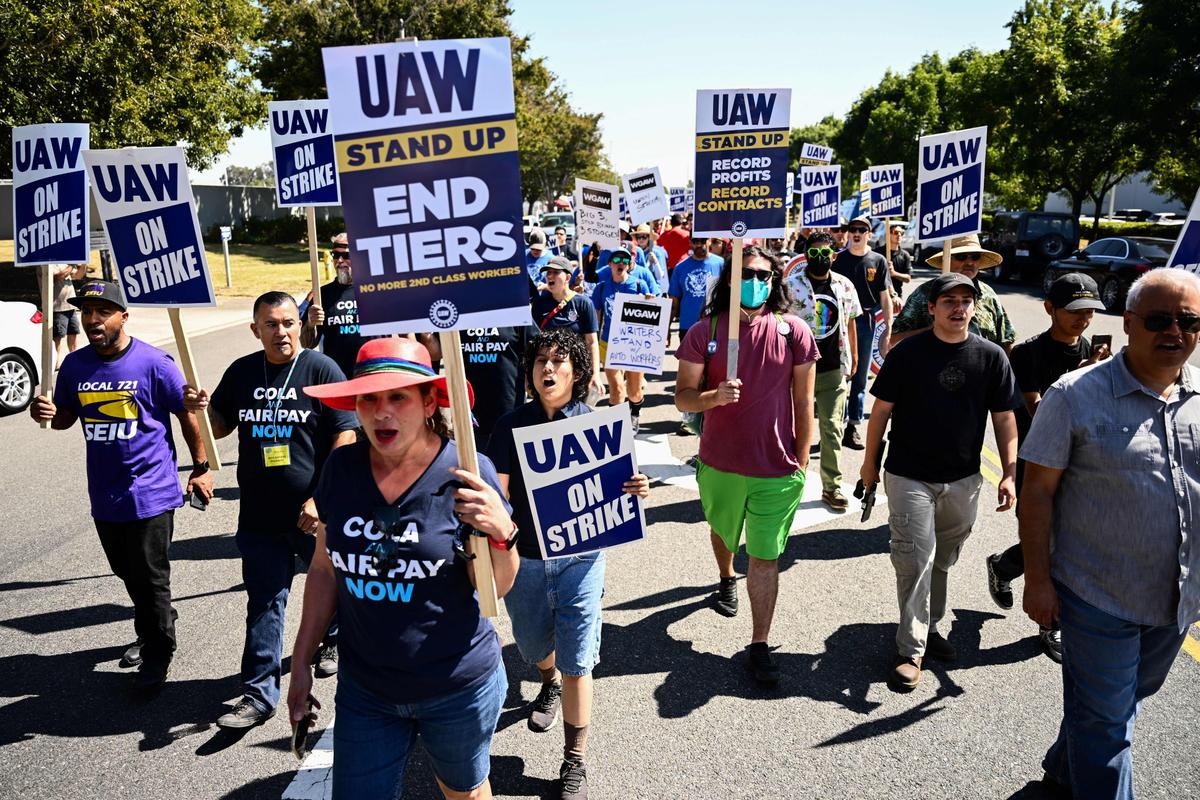 As UAW Strike Passes 40 Days, More Pain Is Ahead for Repair Shops, Dealerships, Customers